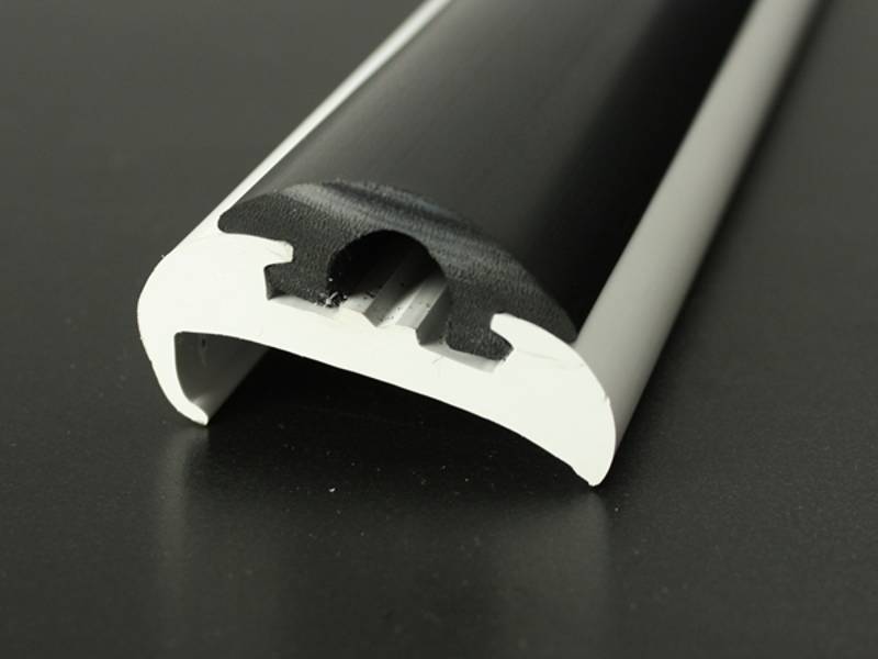 MONTAGEANLEITUNG HART-PVC MIT PVC-SPANNUNG
